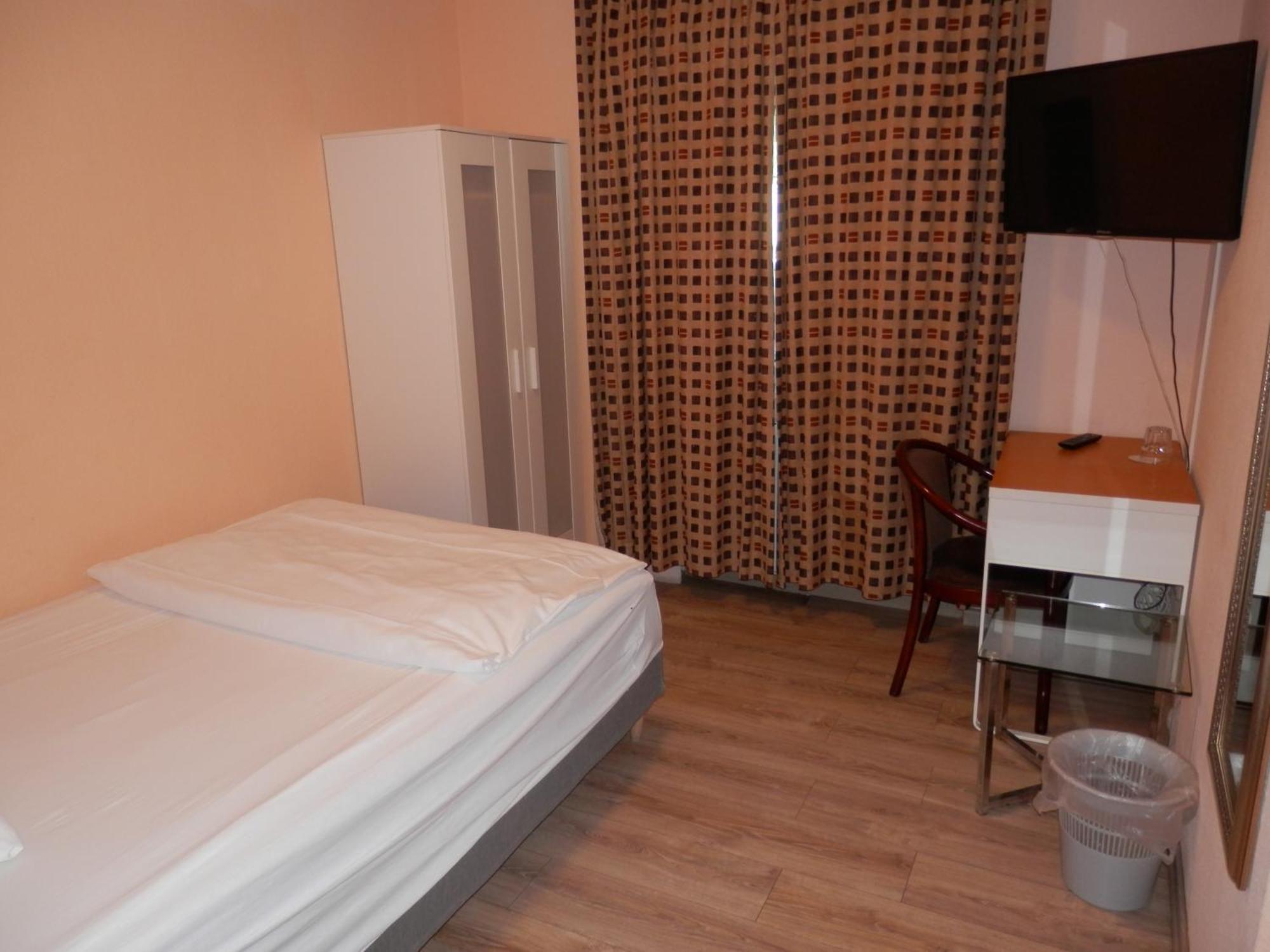 Relax Hotel-Ludwigshafen エクステリア 写真
